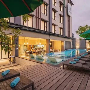 3* فندق Kamaniiya Petitenget